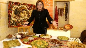 Fatma Şahin, filmde baklava yiyen Charlize Theron’ı Gaziantep’e davet etti