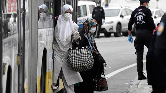 Umreden dönenlerin karantina süresi 1 hafta uzatıldı