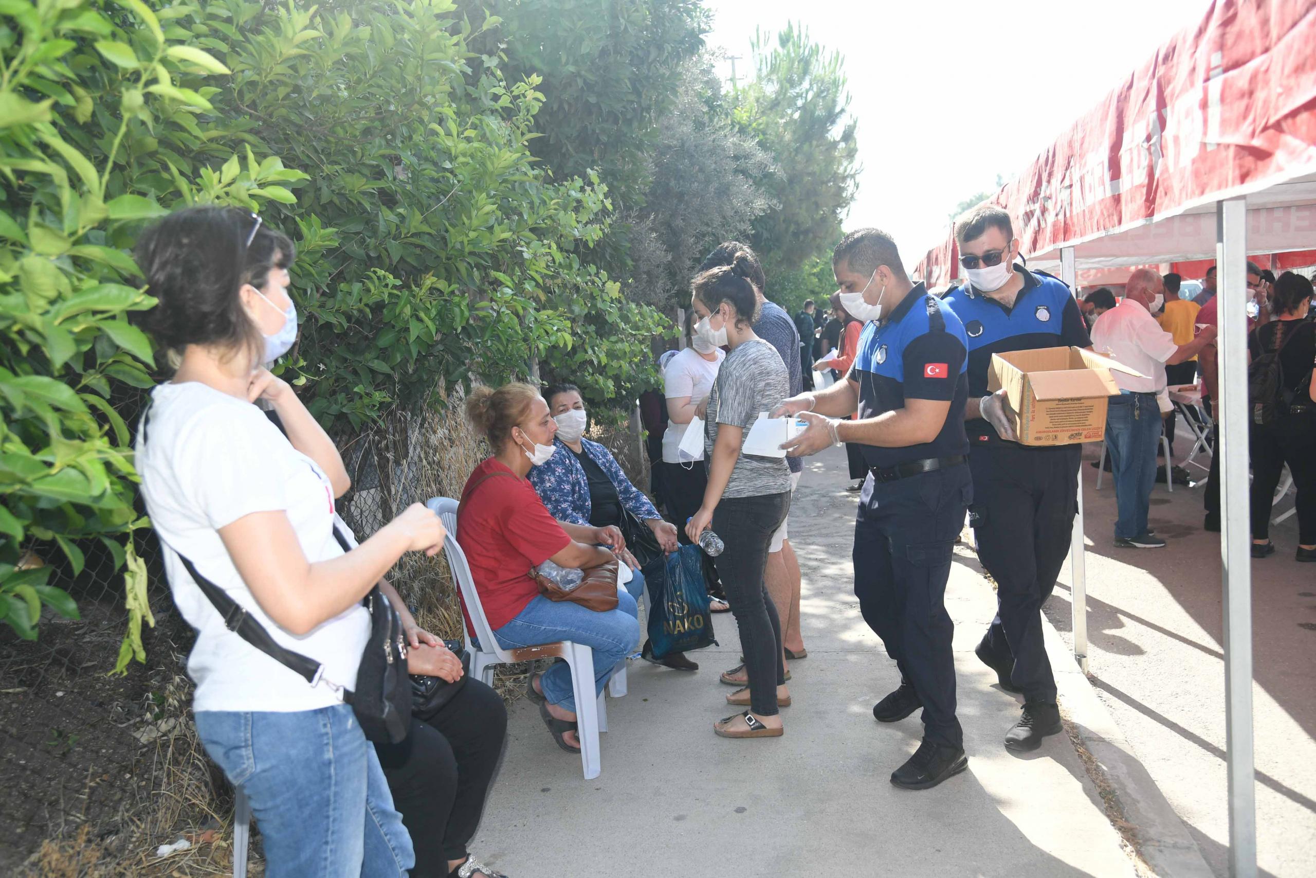 Büyükşehir sınava giren öğrencileri yalnız bırakmadı