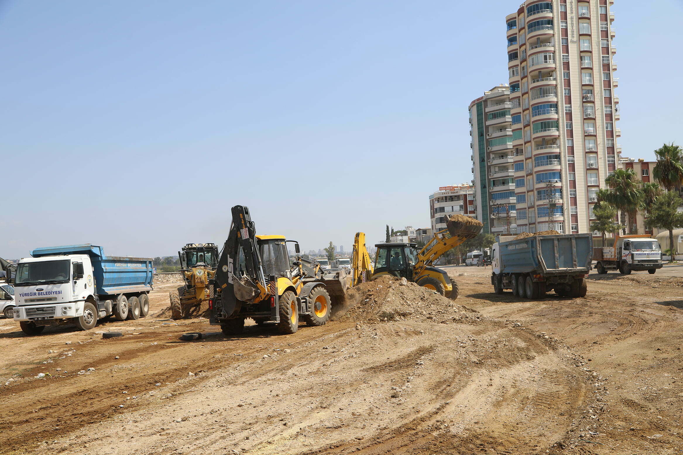 YÜREĞİR’DE KURBAN SATIŞ YERLERİ TEMİZLENDİ