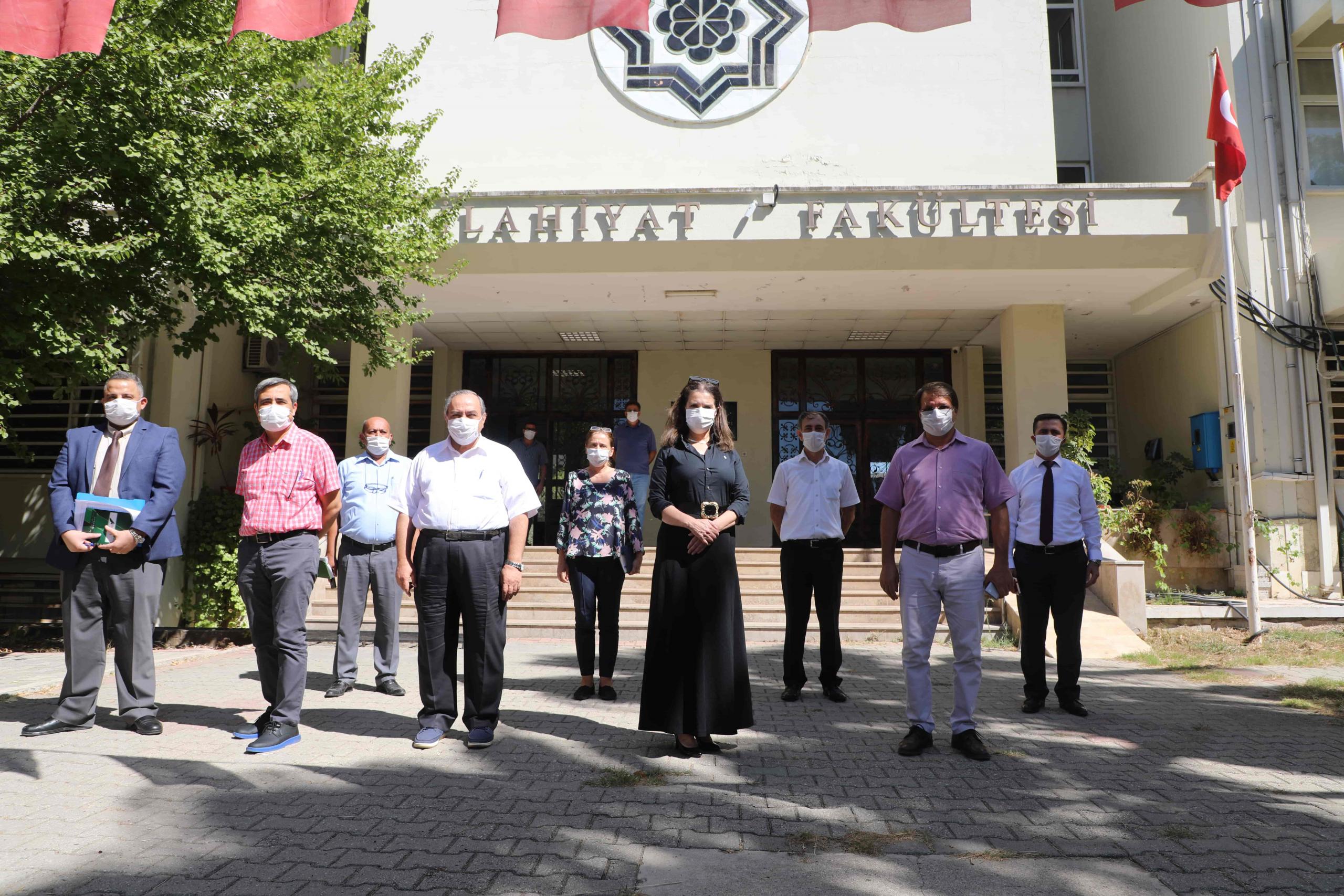 Rektör Prof. Dr. Meryem Tuncel İlahiyat Fakültesini Ziyaret Etti