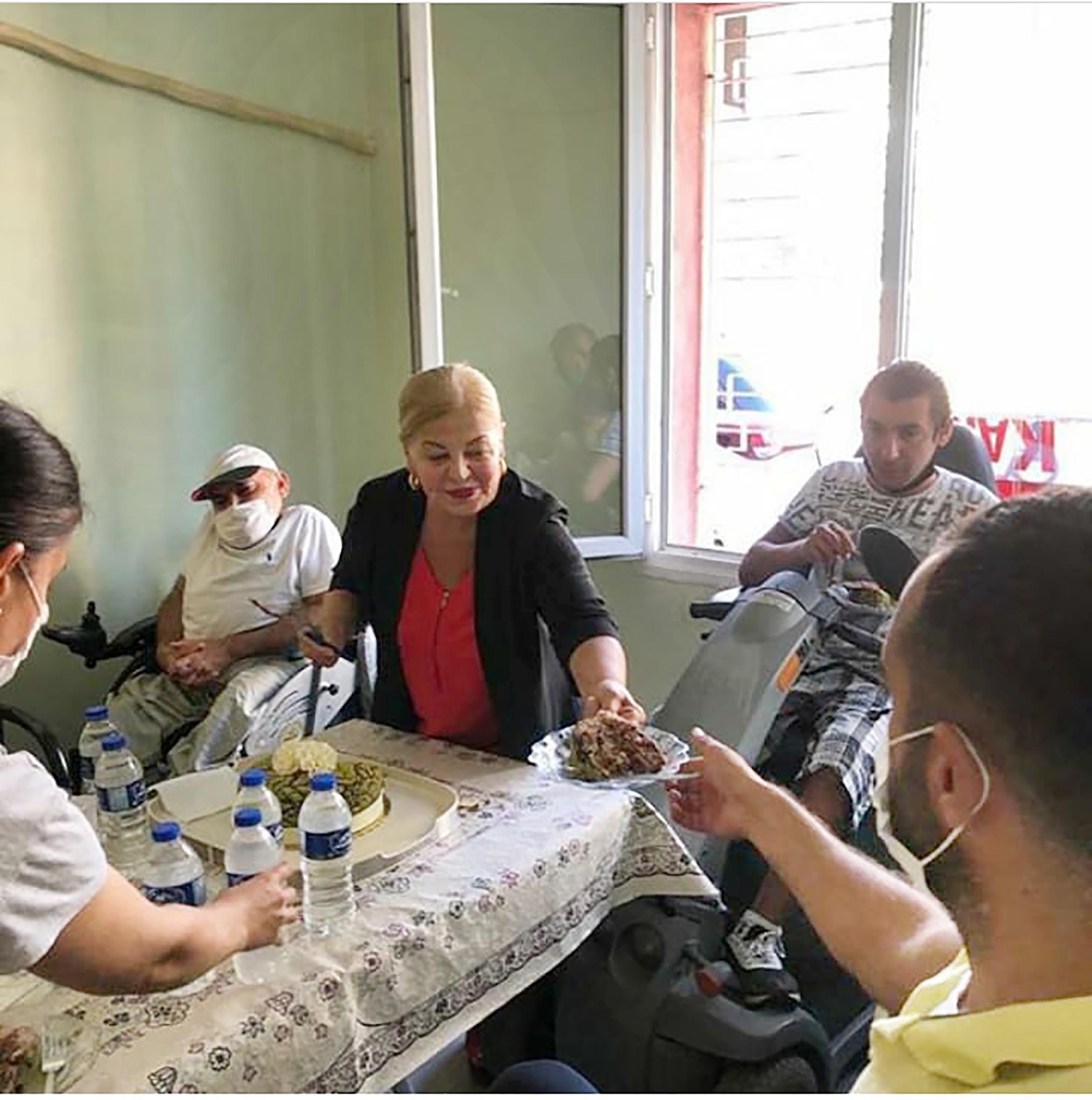 ÖZÜLKÜ: HER ZAMAN STK’LARIN YANINDAYIM!