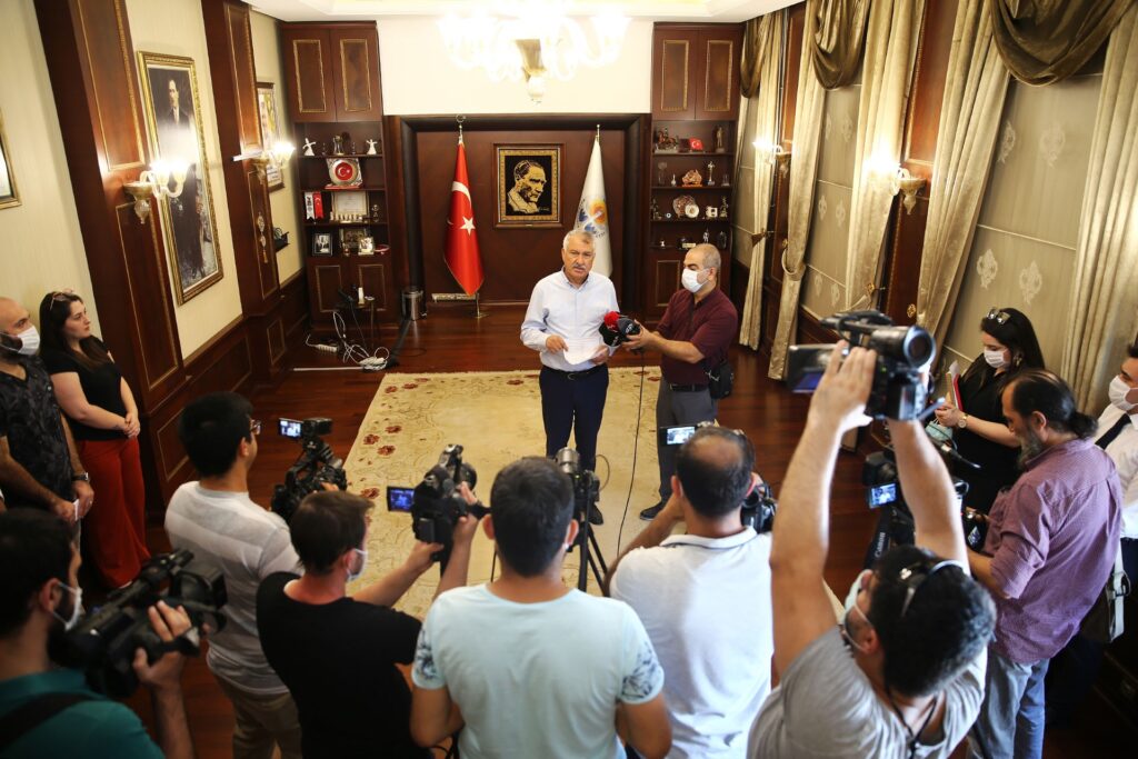 Adana Büyükşehir Belediyesi’ne uygulanan haciz emsal kararla kaldırıldı