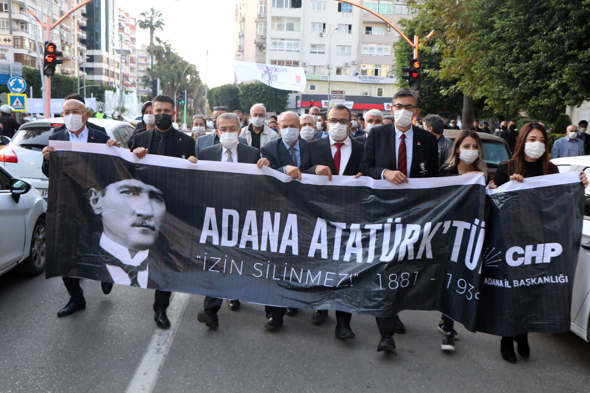 ADANALILAR CHP’NİN ETKİNLİĞİYLE ATATÜRK’Ü ANDI