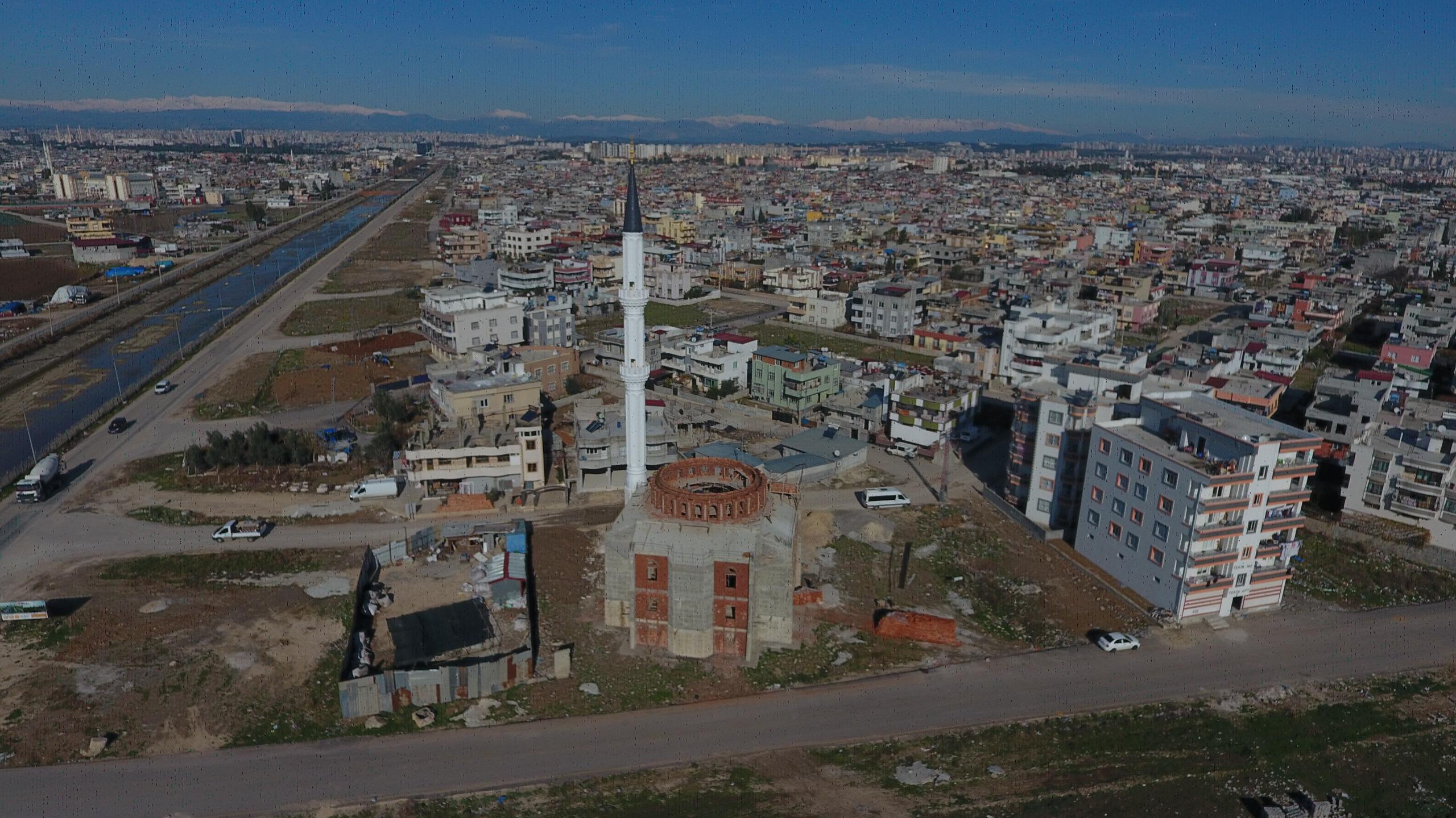 YÜREĞİR’İN KANAYAN YARASINA MERHEM