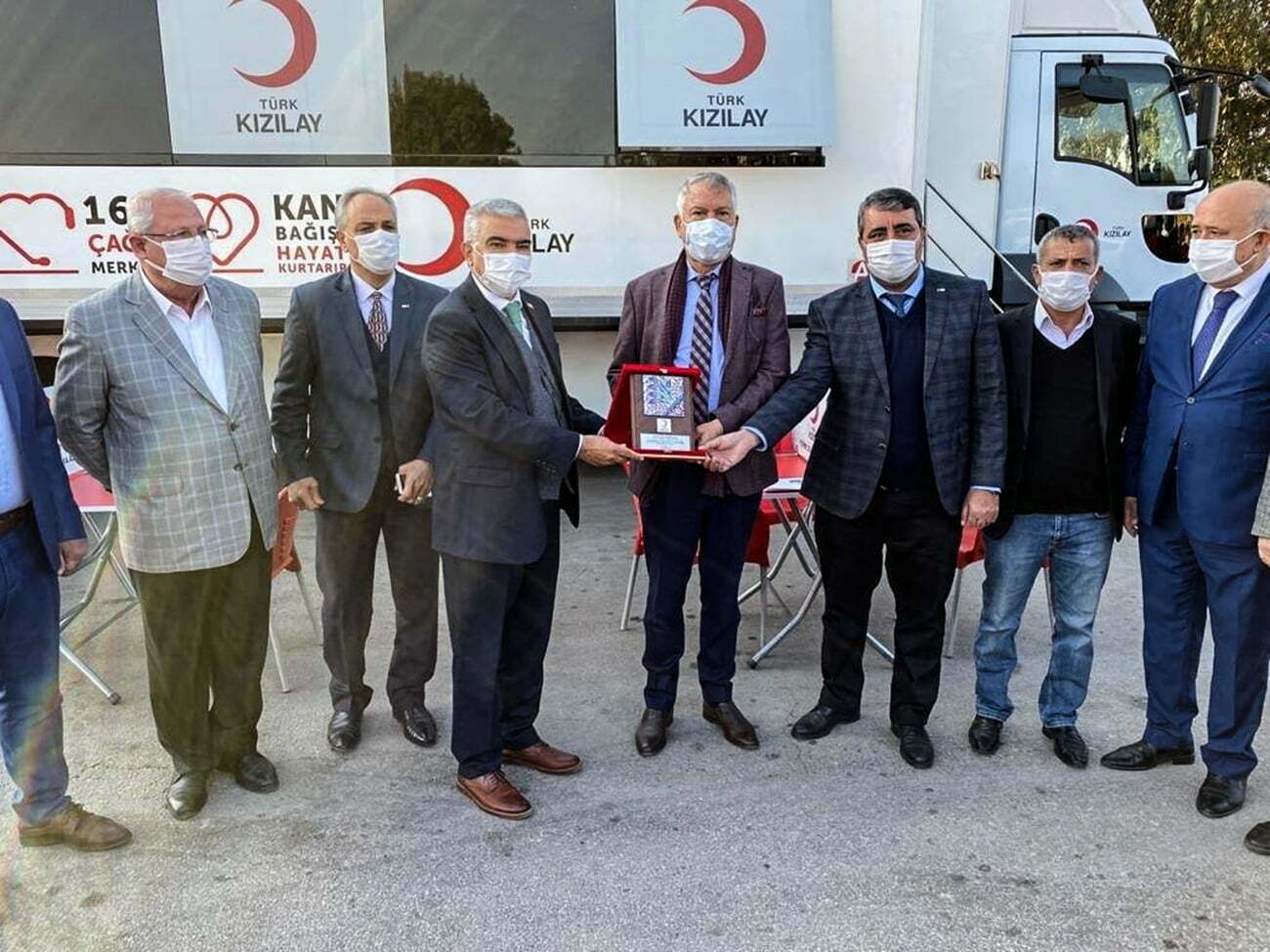 Kızılay dostu Zeydan Karalar’a teşekkür plaketi