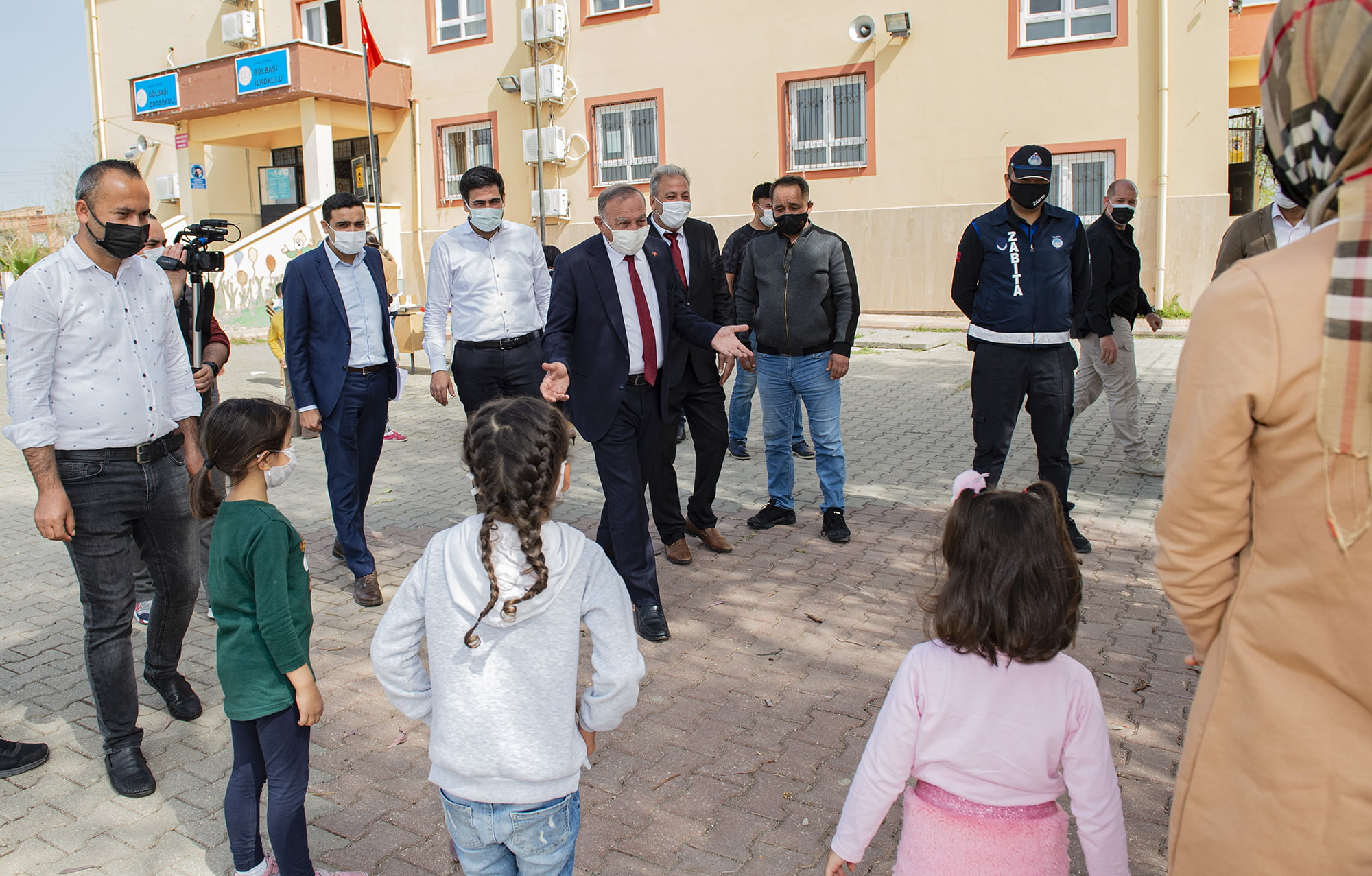 AĞIZ VE DİŞ SAĞLIĞI TARAMASIYLA ÇOCUKLARA DOKTOR SEVGİSİ DE AŞILANIYOR