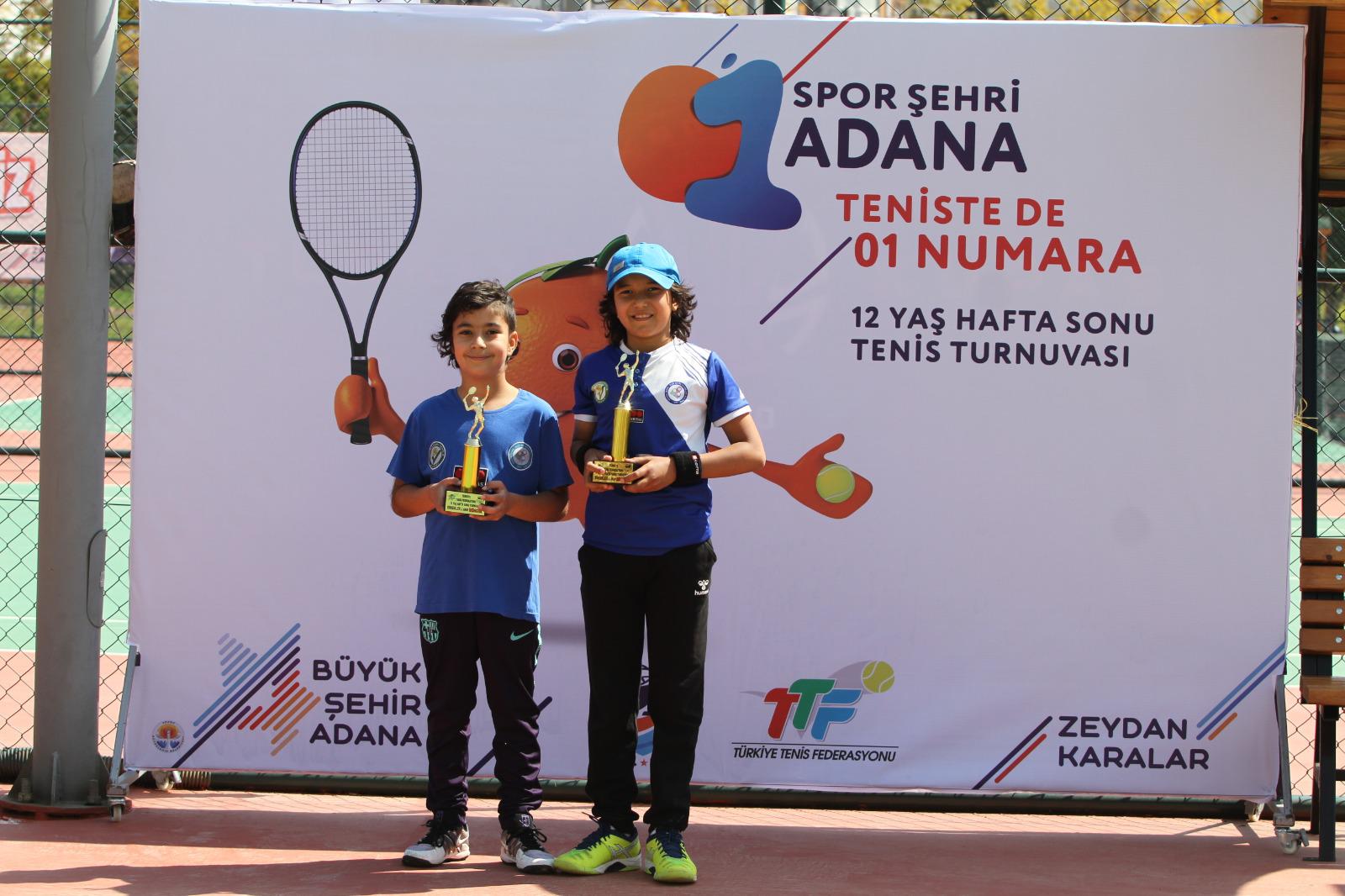 Adana’da tenis rüzgarı esti