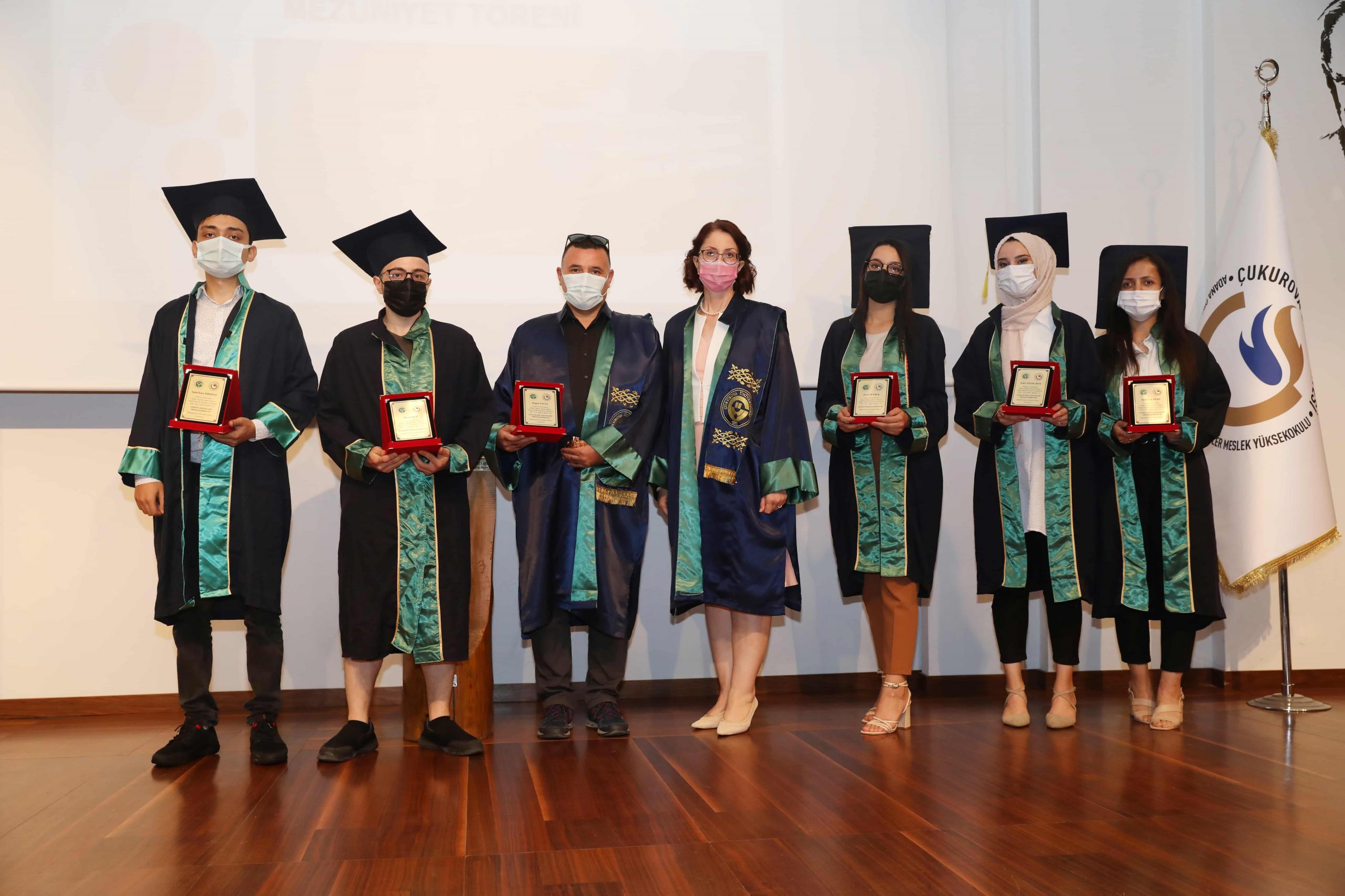 ÇÜ AOSB Teknik Bilimler Meslek Yüksekokulu Yeni Mezunlarını Uğurladı
