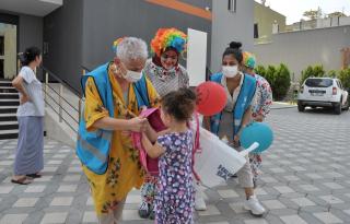 Başkan Soner Çetin çocukları sevindirdi