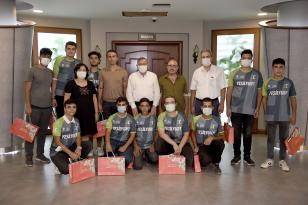 ÜÇ ÖDÜLLÜ ELEKTRİKLİ ARAÇ SEYHAN’DA
