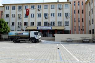 Seyhan temizliyor, okullar öğrencileri bekliyor