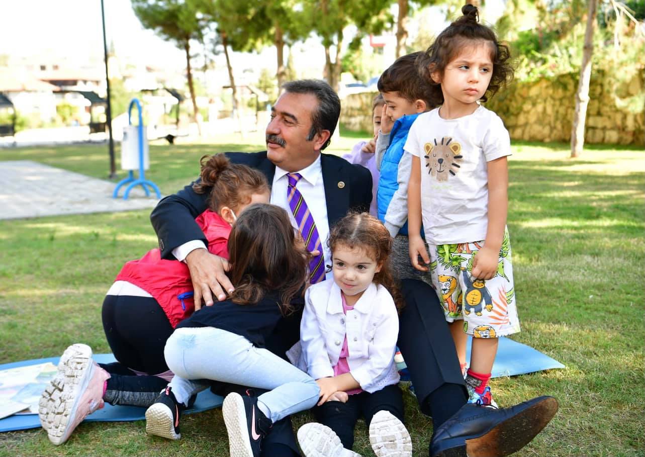 Başkan Soner Çetin güne çocuklarla başladı