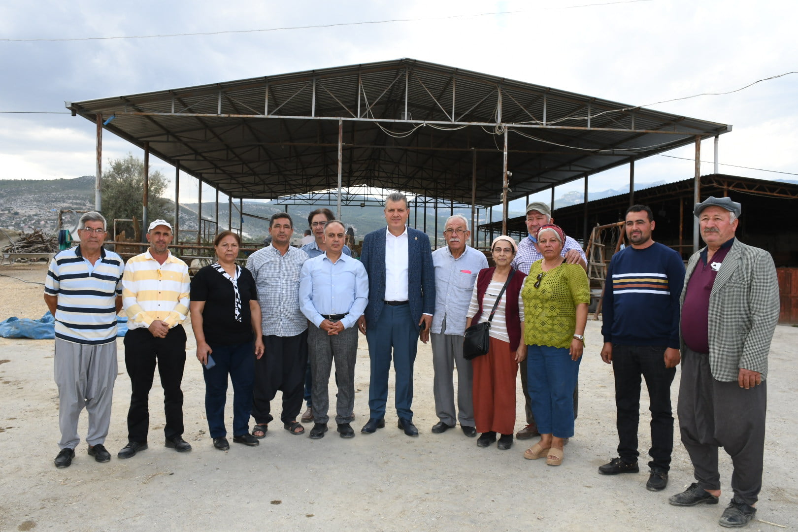 Çiftçinin ocağını icra ateşi söndürdü