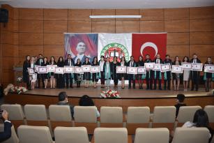 ADANA BAROSUNDA 21 STAJYER AVUKAT TÖRENLE YEMİN EDİP CÜBBELERİNİ GİYDİ