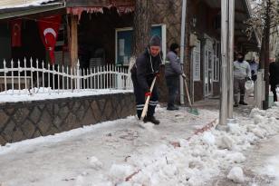 Pozantı Belediyesi’nden ‘Kar’ mesaisi