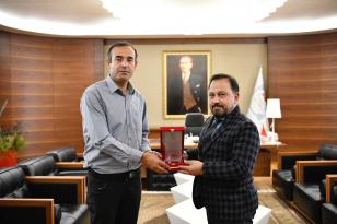 KARATE ŞAMPİYONASI’NDA BASIN BAŞARI ÖDÜLLERİ VERİLDİĞİ