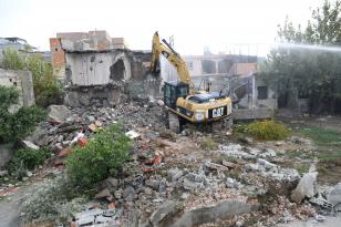 Metruk binalar yıkılıyor Yüreğir nefes alıyor