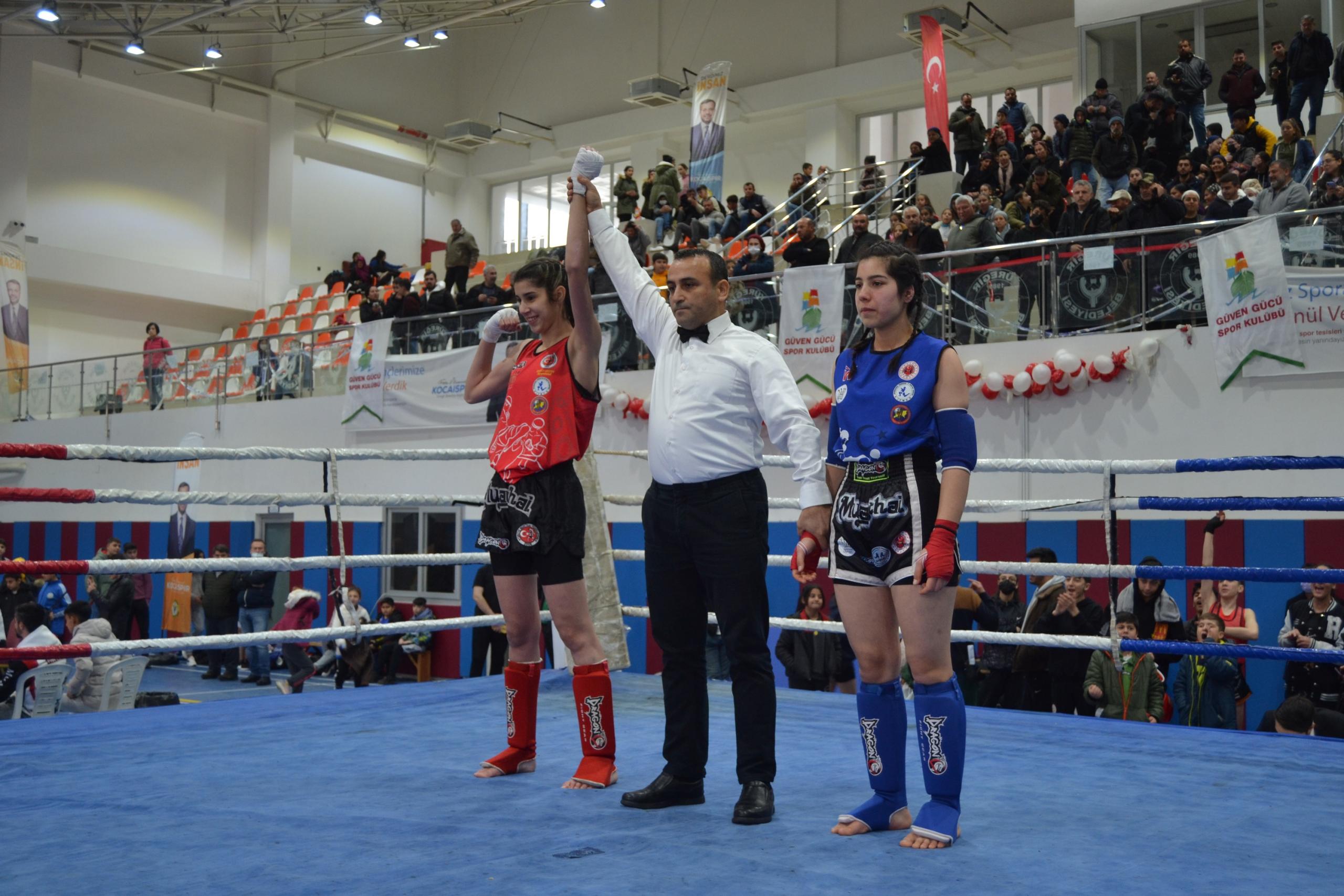Yüreğir’de nefes kesen Muay Thai mücadelesi