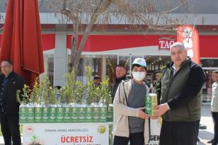 M1 ADANA’DA ORMAN HAFTASINDA ÜCRETSİZ FİDAN DAĞITIMI