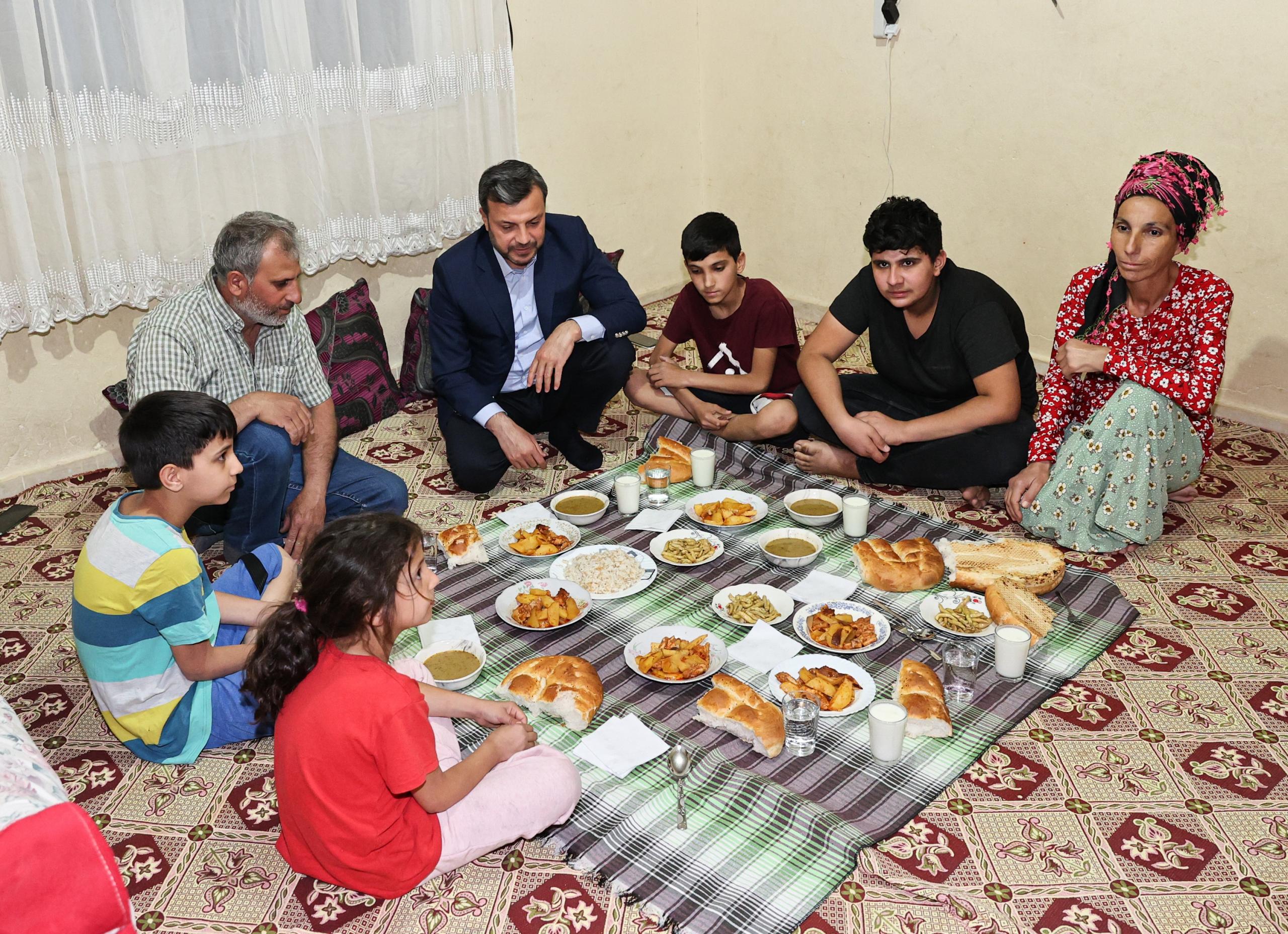 Başkan Kocaispir’den Akdağ ailesine iftar sürprizi