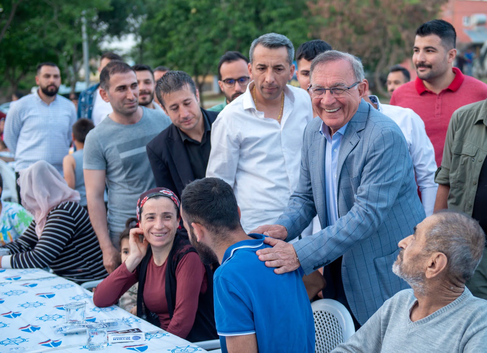 RAMAZAN’IN RUHU SEYHAN’IN İFTAR SOFRALARINDA YAŞATILIYOR