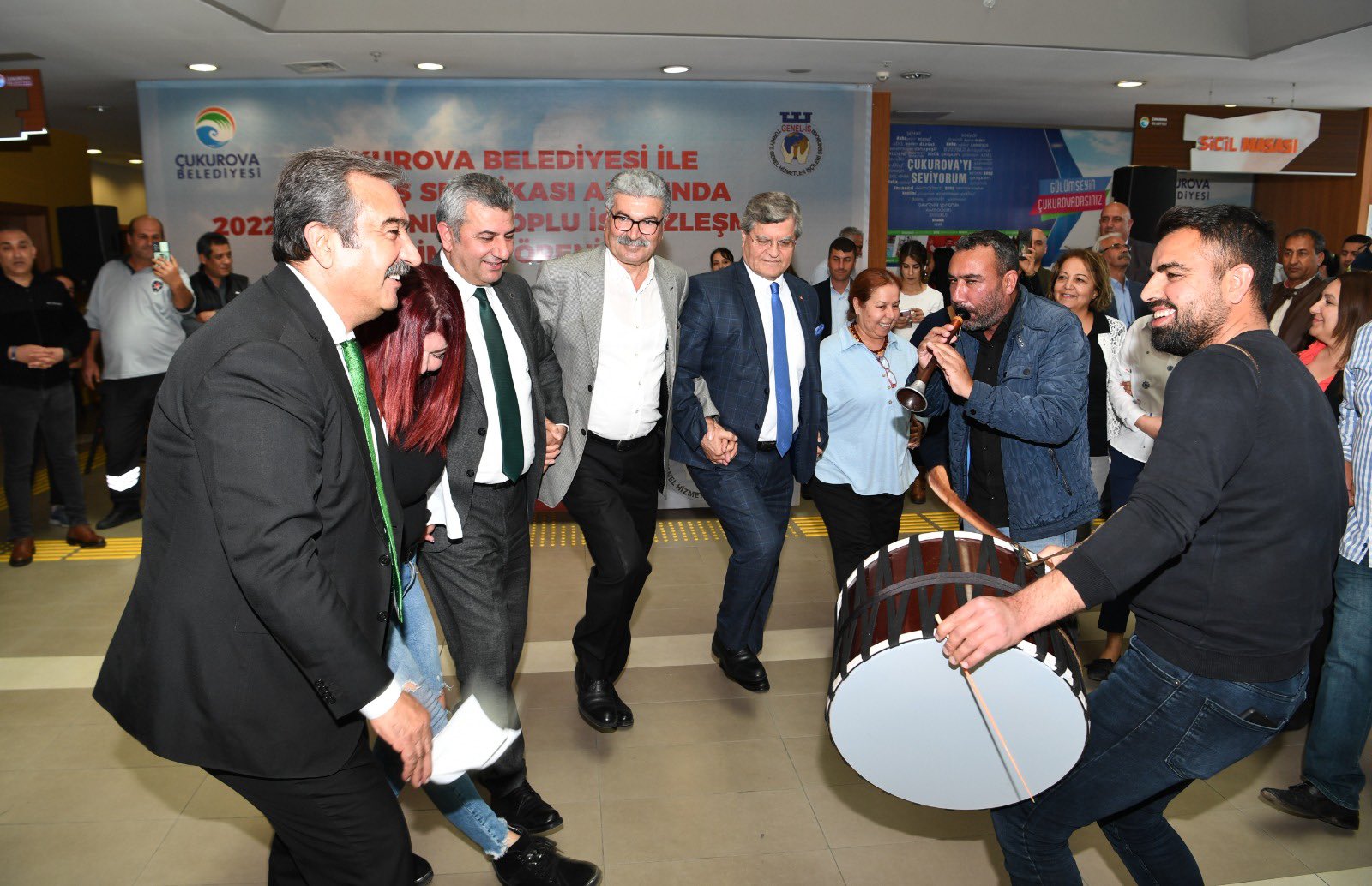 Çukurova Belediyesi’nde sözleşme sevinci