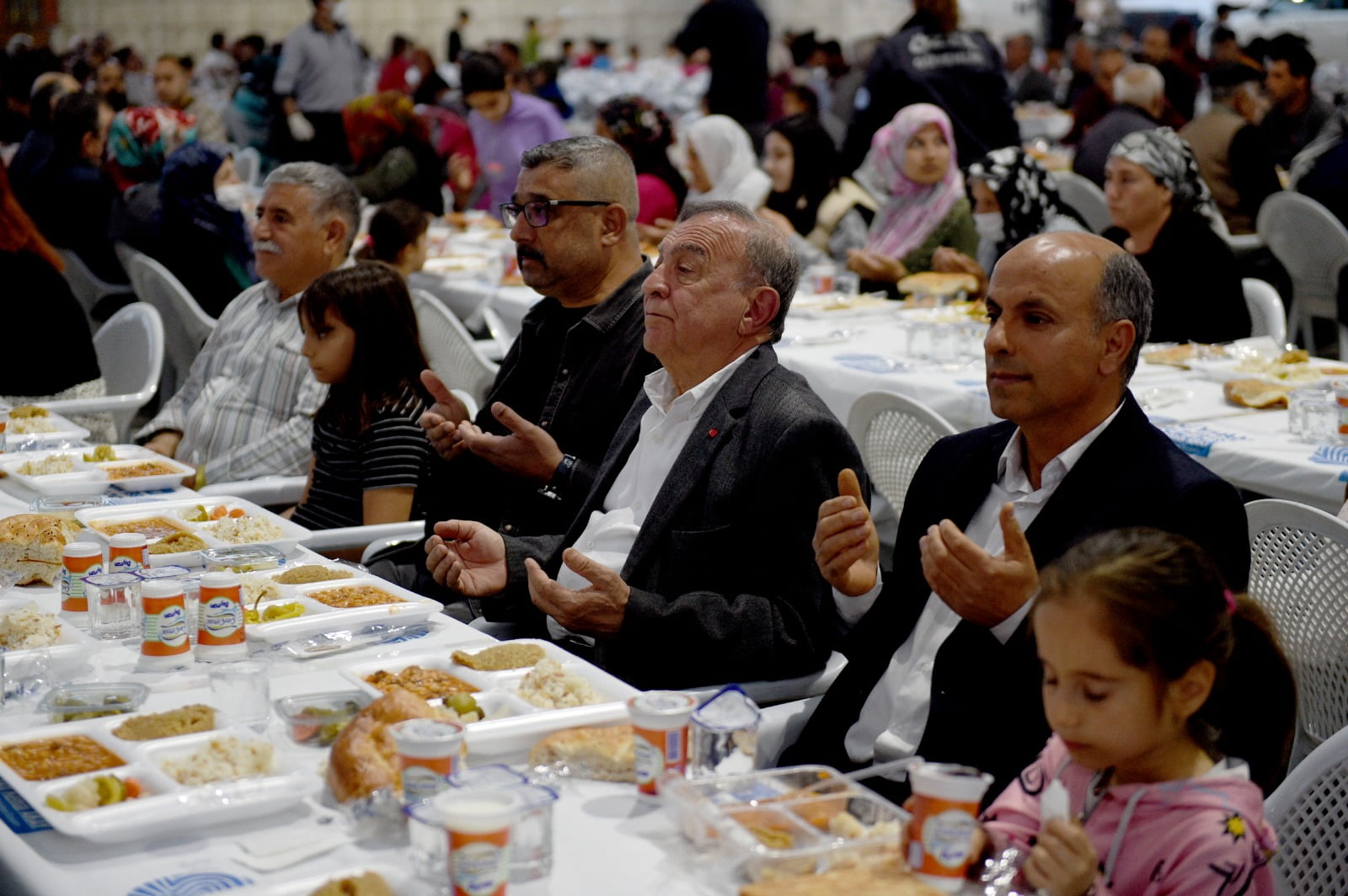 SEYHAN MUTFAĞINDA PİŞTİ, HALKIN SOFRASINA GELDİ