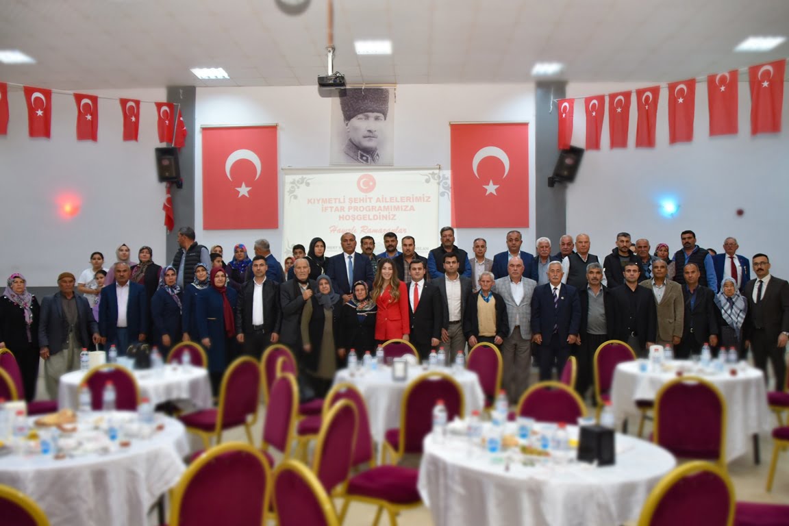 Karaisalı’da şehit ve gazi ailelerine yönelik iftar programı düzenlendi