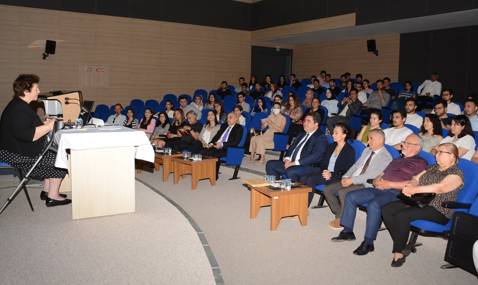 “Prof. Dr. Afife Mat ile Eczacılık Günü Tarihi” söyleşisi düzenlendi