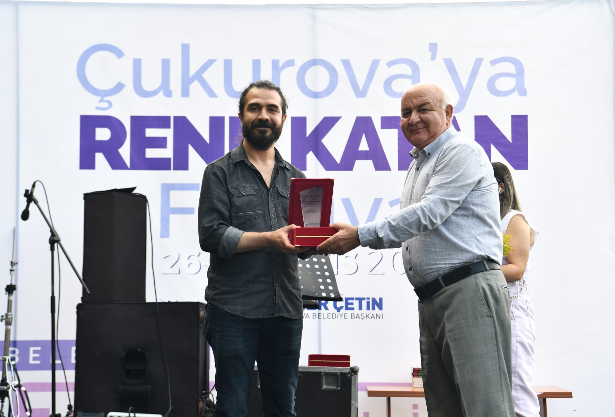 BAŞARILI ÖYKÜCÜLER ÖDÜLLERİNİ ALDI