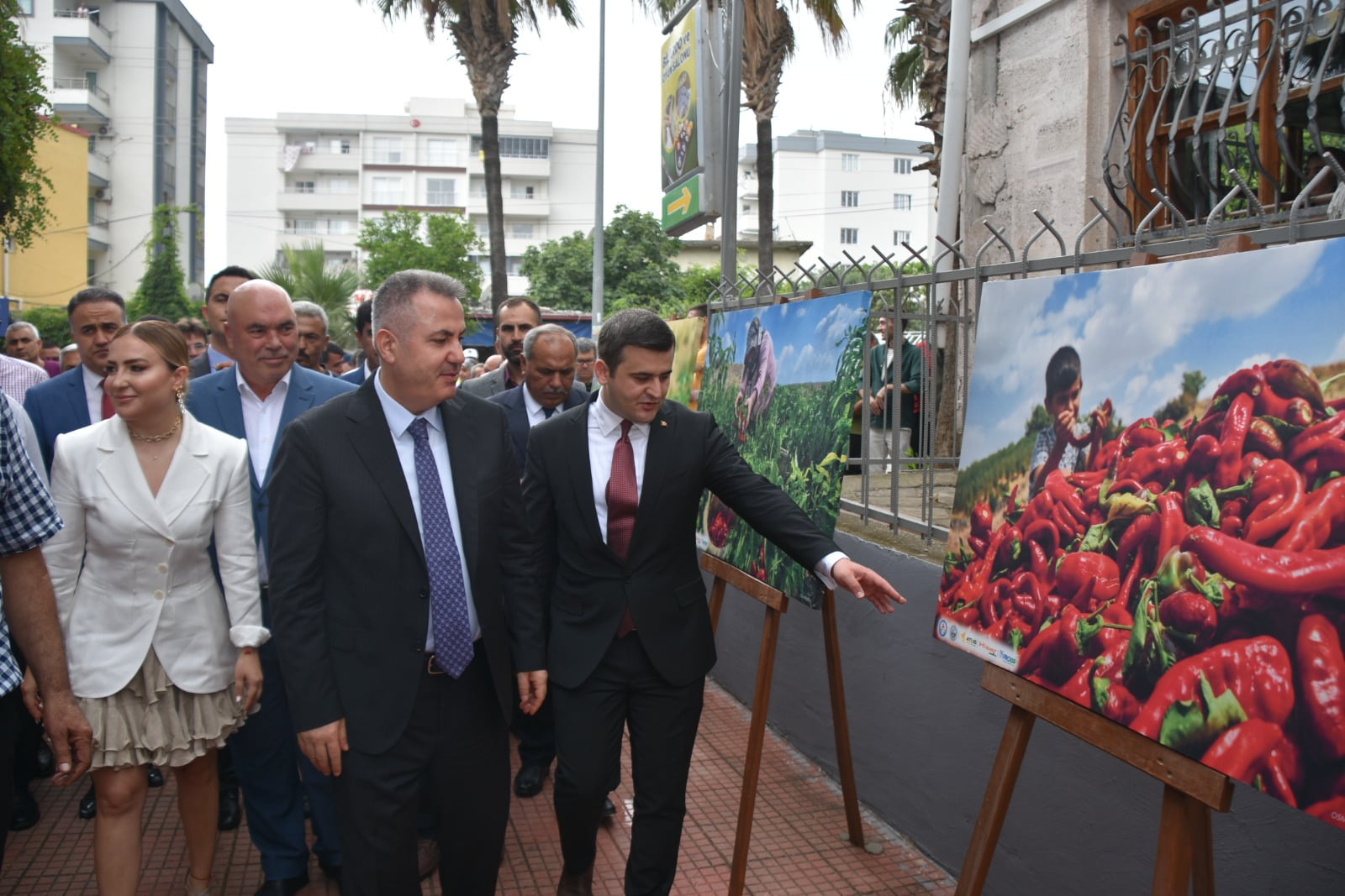 Kültürevi açılışı Karaisalı biberi sergisiyle taçlandırıldı