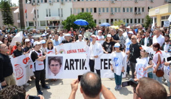 Sağlıkta Şiddete BEYAZ İSYAN SİYAH ÇELENK