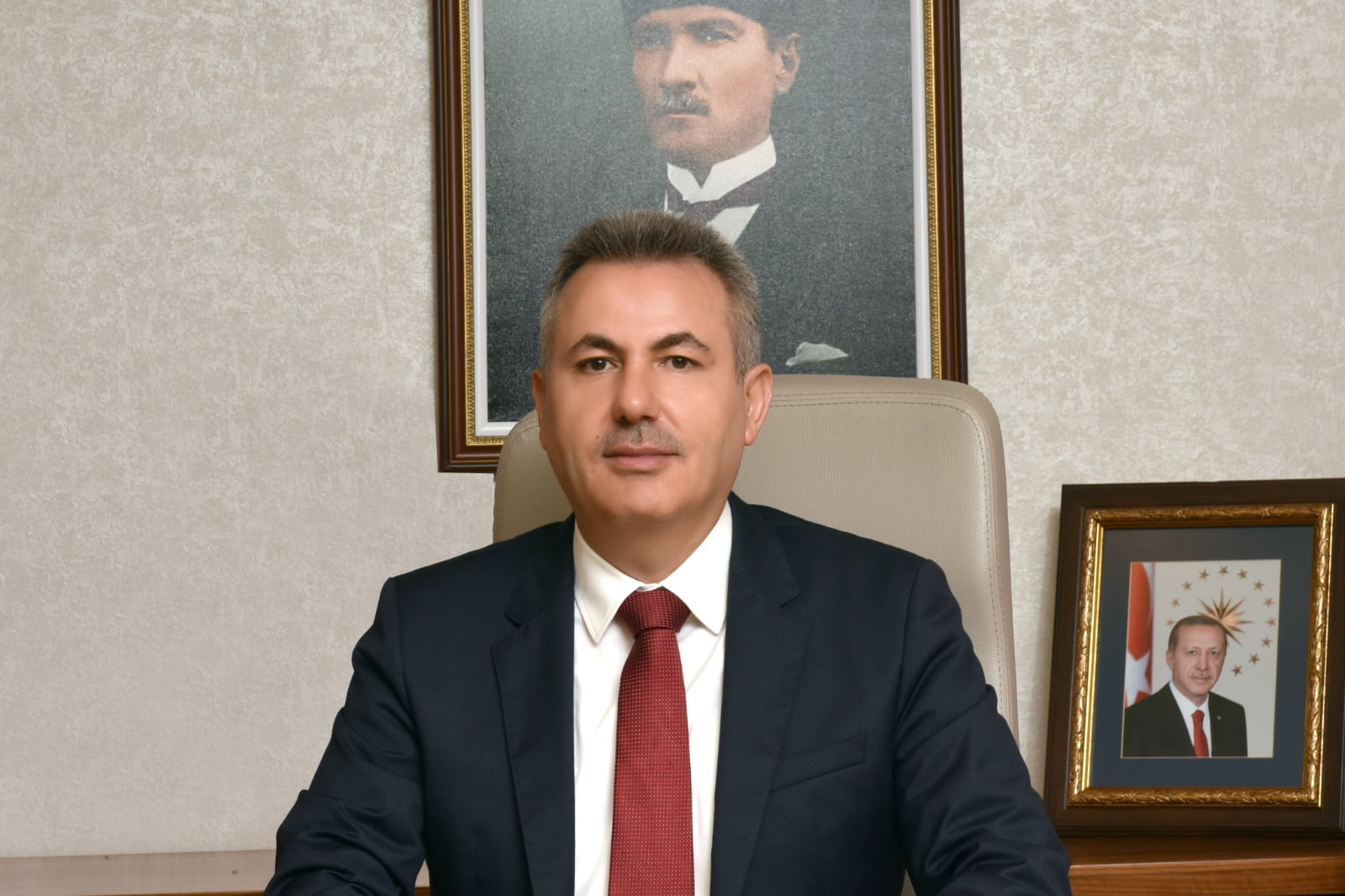 VALİ DR.SÜLEYMAN ELBAN’IN 15 TEMMUZ DEMOKRASİ VE MİLLİ BİRLİK GÜNÜ MESAJI