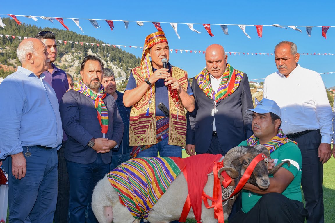 537. Kızıldağ Karakucak Güreşleri’nde Başpehlivan İbrahim Çiftçi Oldu