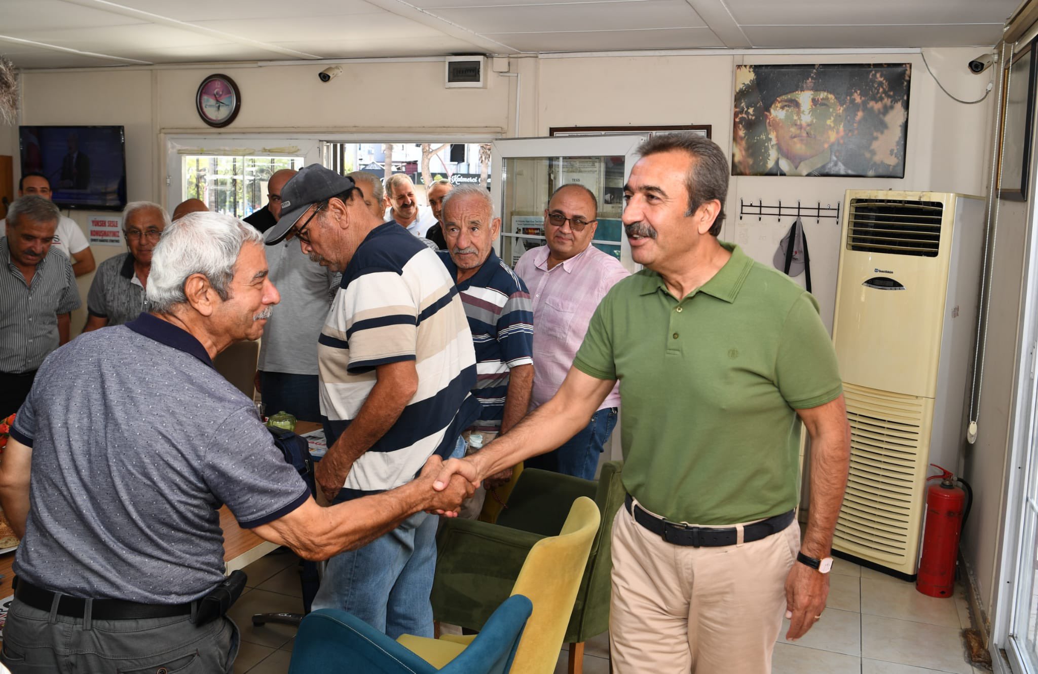 Soner Çetin emeklilerle sohbet etti