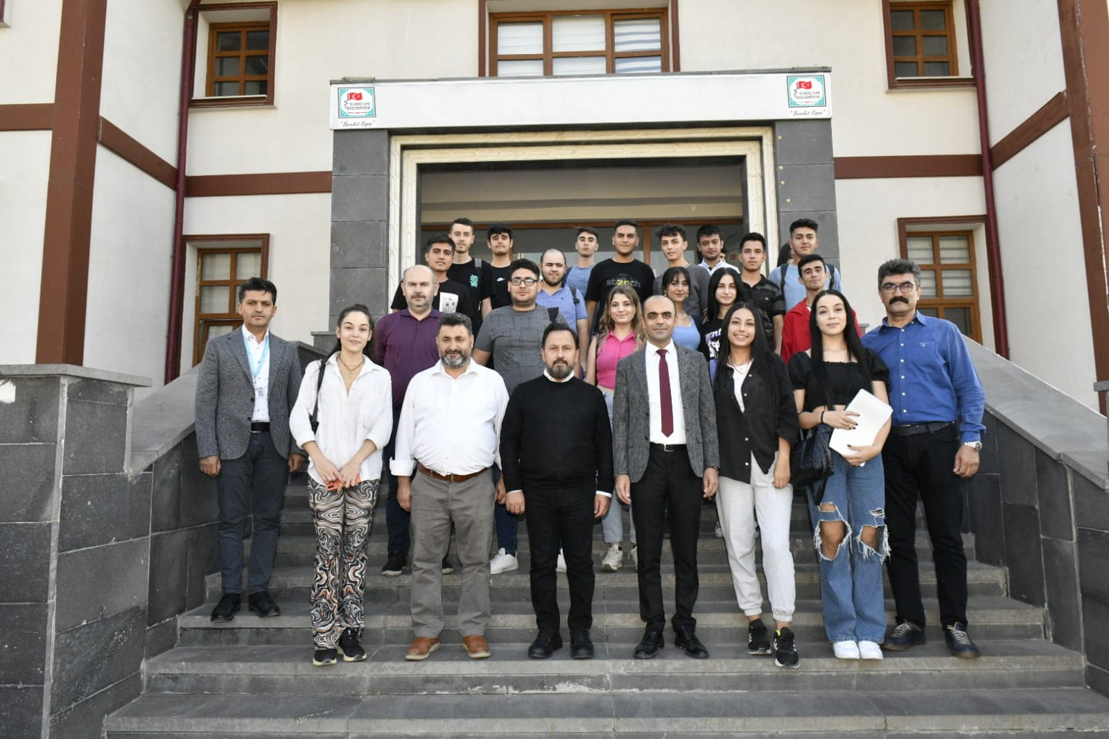 SARIÇAM BELEDİYESİ’NİN ÜNİVERSİTEYE HAZIRLIK KURSLARI BAŞLADI