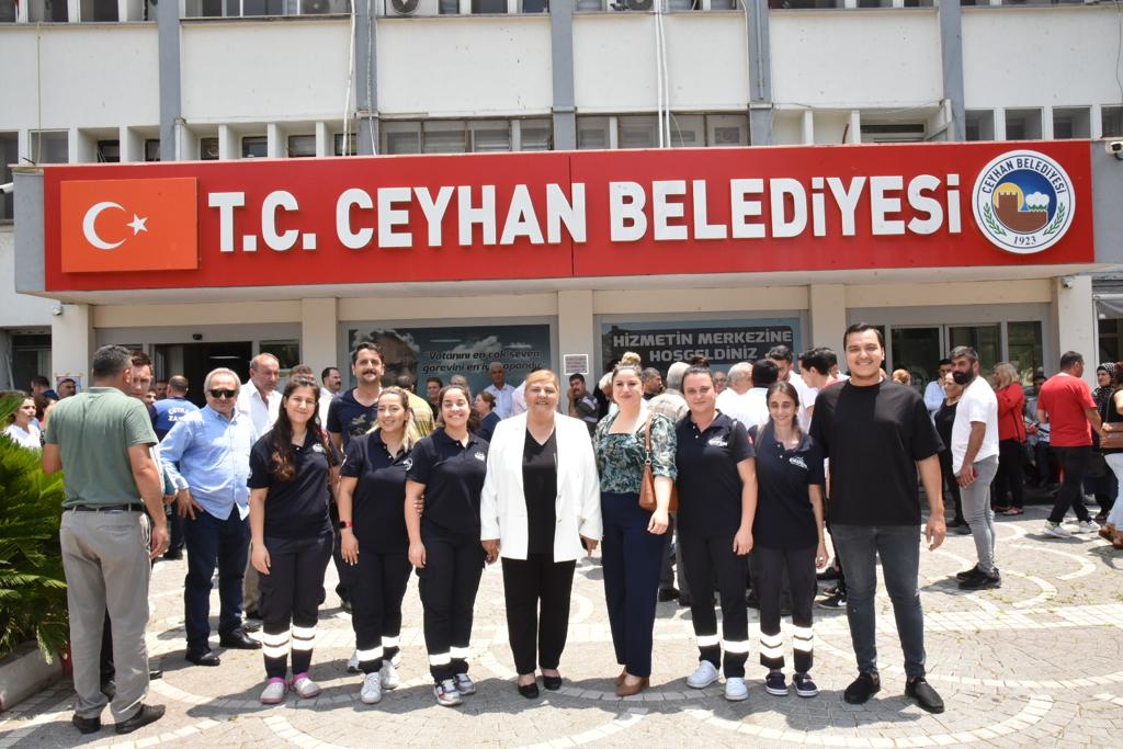 Ceyhan Belediyesi huzurlu çalışıyor