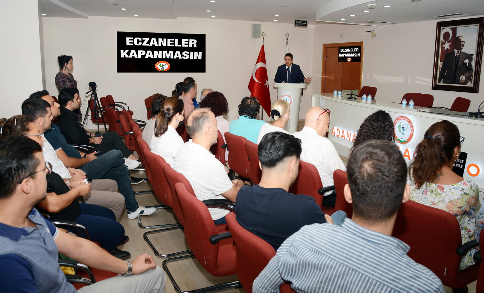 Ecz. Yalbuzdağ: İki ilaçtan birinde zarar ediyoruz