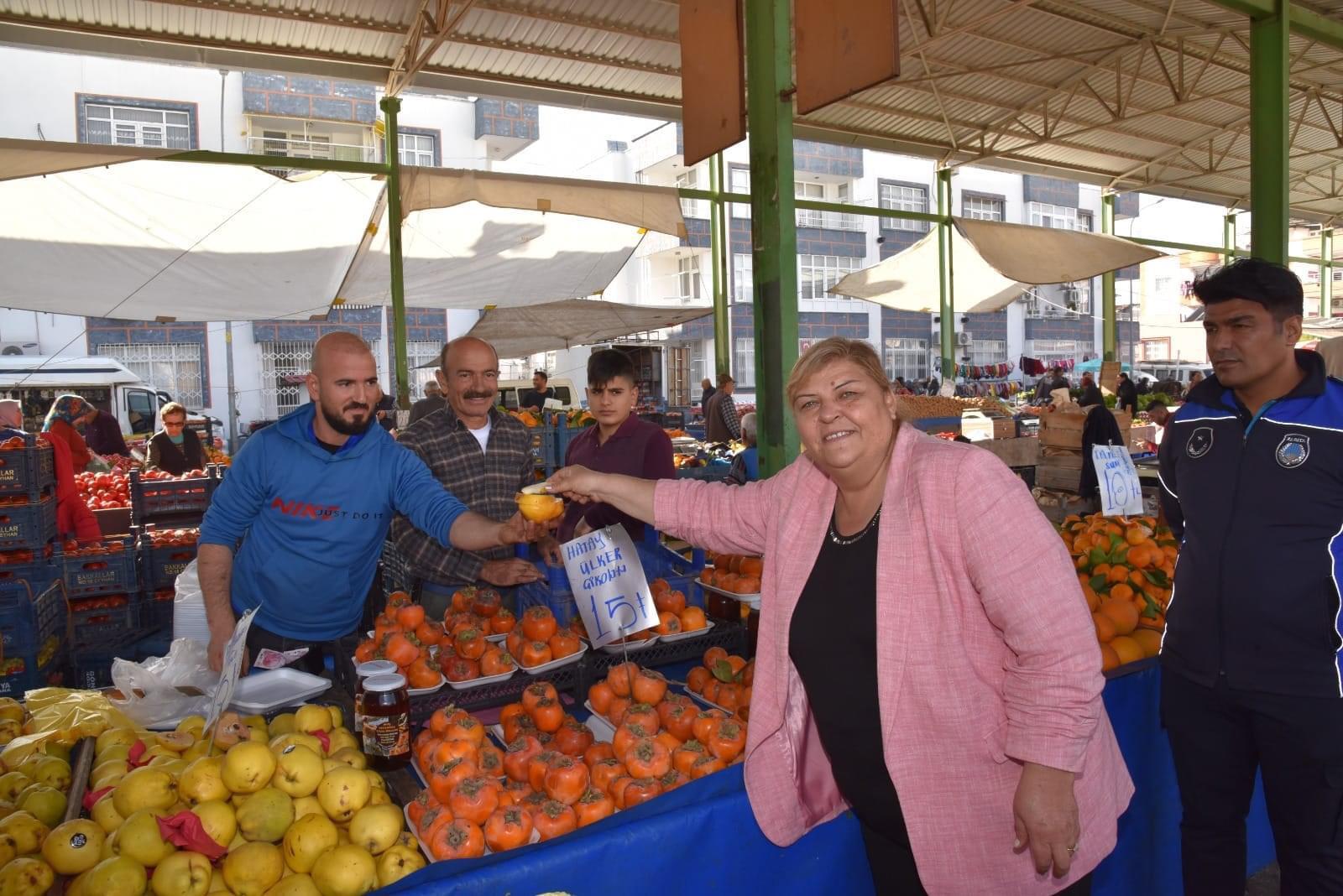 Hülya Erdem, pazarcı esnafının sofrasına konuk oldu