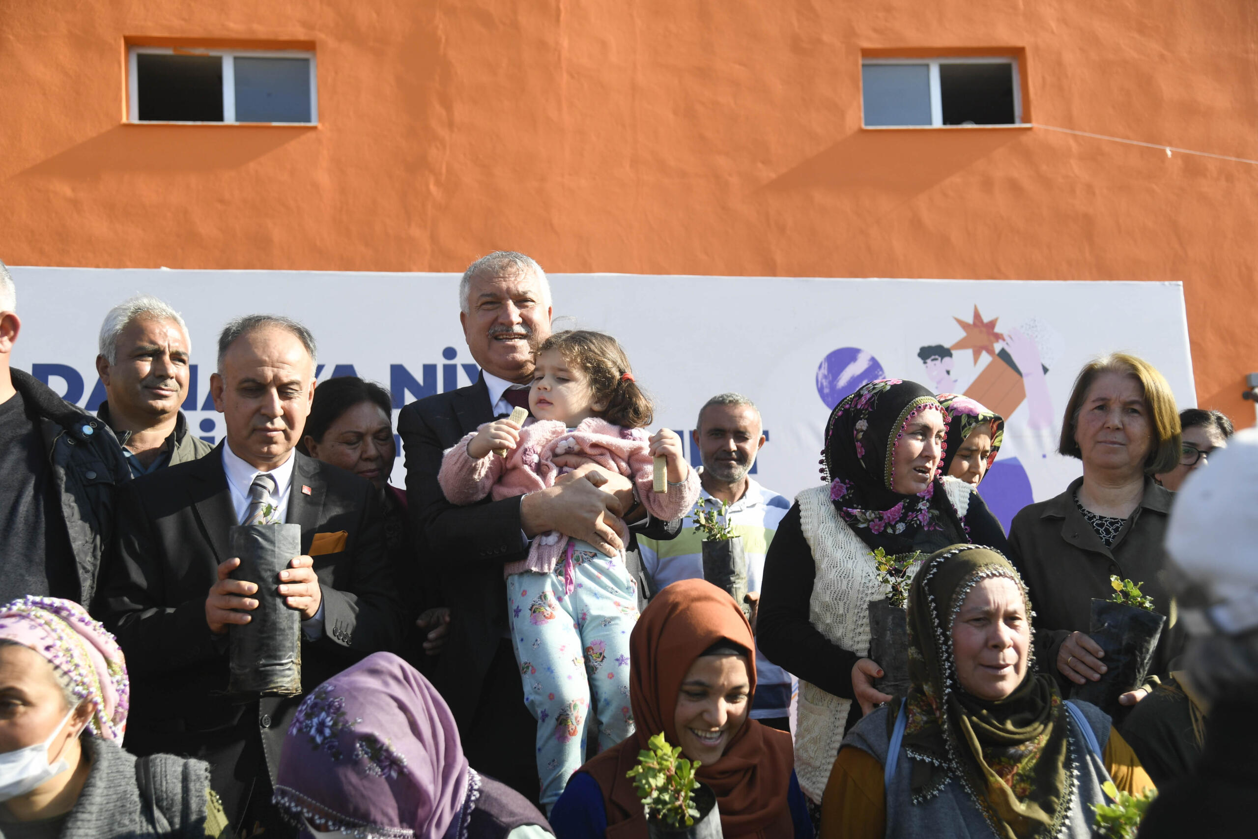Karaisalı ilçesinde NİYET Akademi bünyesinde gençler meslek edinecek