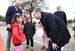 Yüreğir Belediyesi Soğuk Havalarda Çocukları Unutmadı