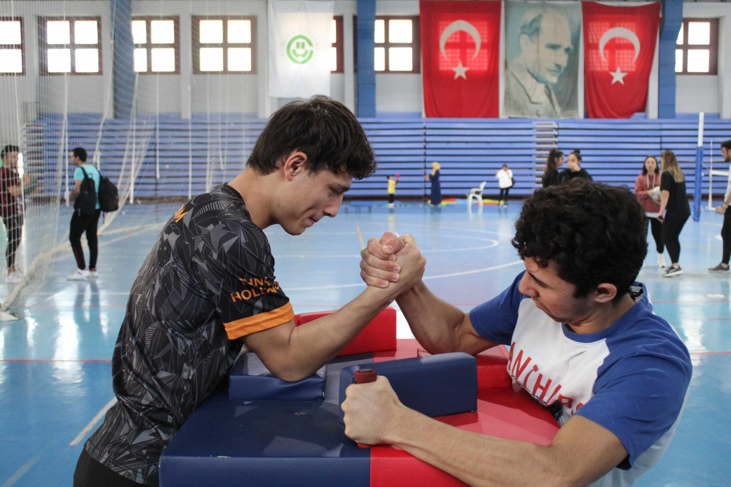 Çukurova Üniversitesi “5’i Bir Yerde Engelli Sporları” Etkinliğine Ev Sahipliği Yaptı