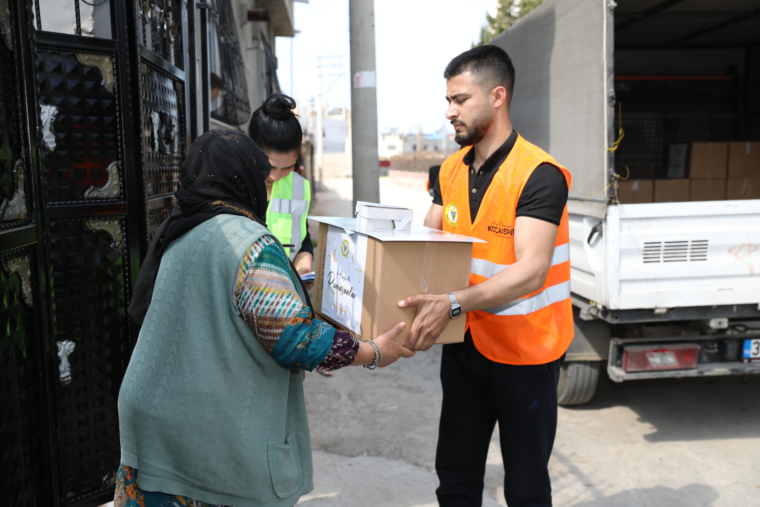 YÜREĞİR BELEDİYESİ’NDEN RAMAZAN’DA GIDA DESTEĞİ