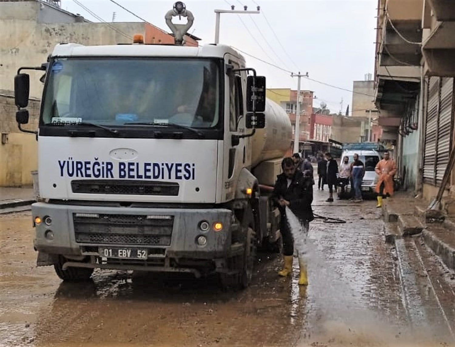 YÜREĞİR BELEDİYESİ’NDEN ŞANLIURFA’YA TEMİZLİK DESTEĞİ