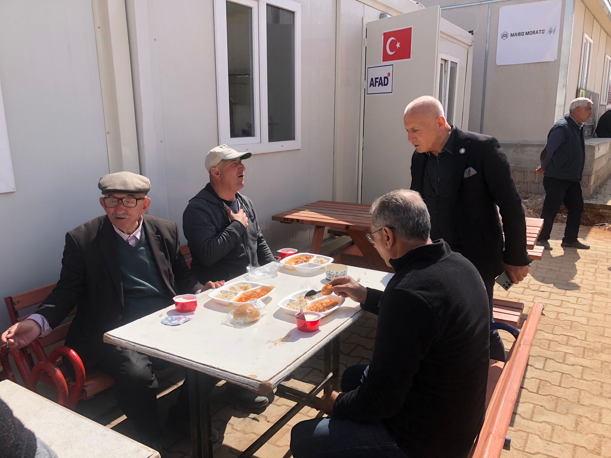 ÇUKUROVA SİFED deprem bölgesini terk etmiyor