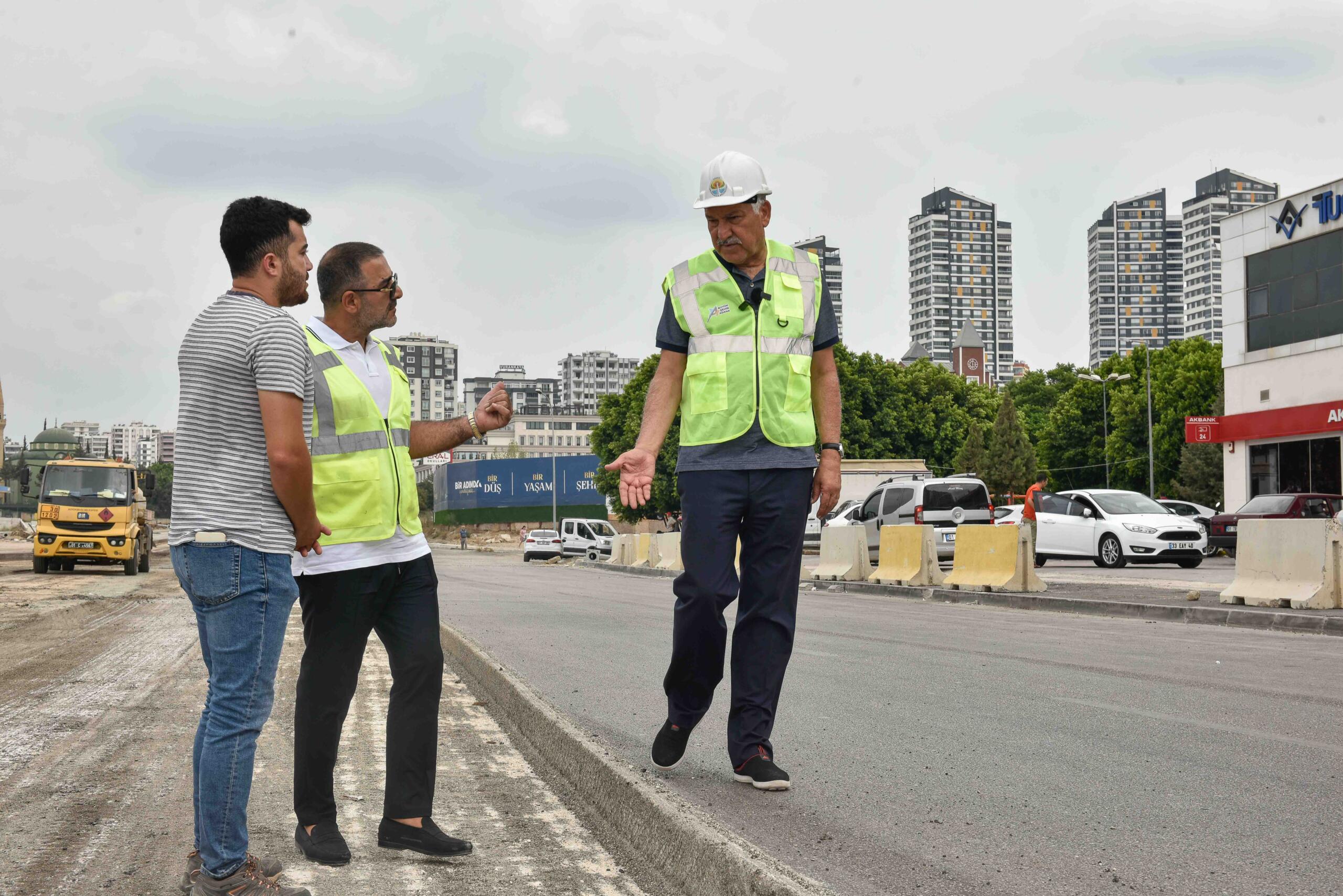 Zeydan Karalar çalışıyor, Adana’nın sorunları çözülüyor