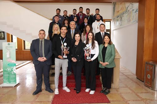 Çukurova Üniversitesi Kadın ve Erkek Voleybol Takımları Rakip Tanımıyor