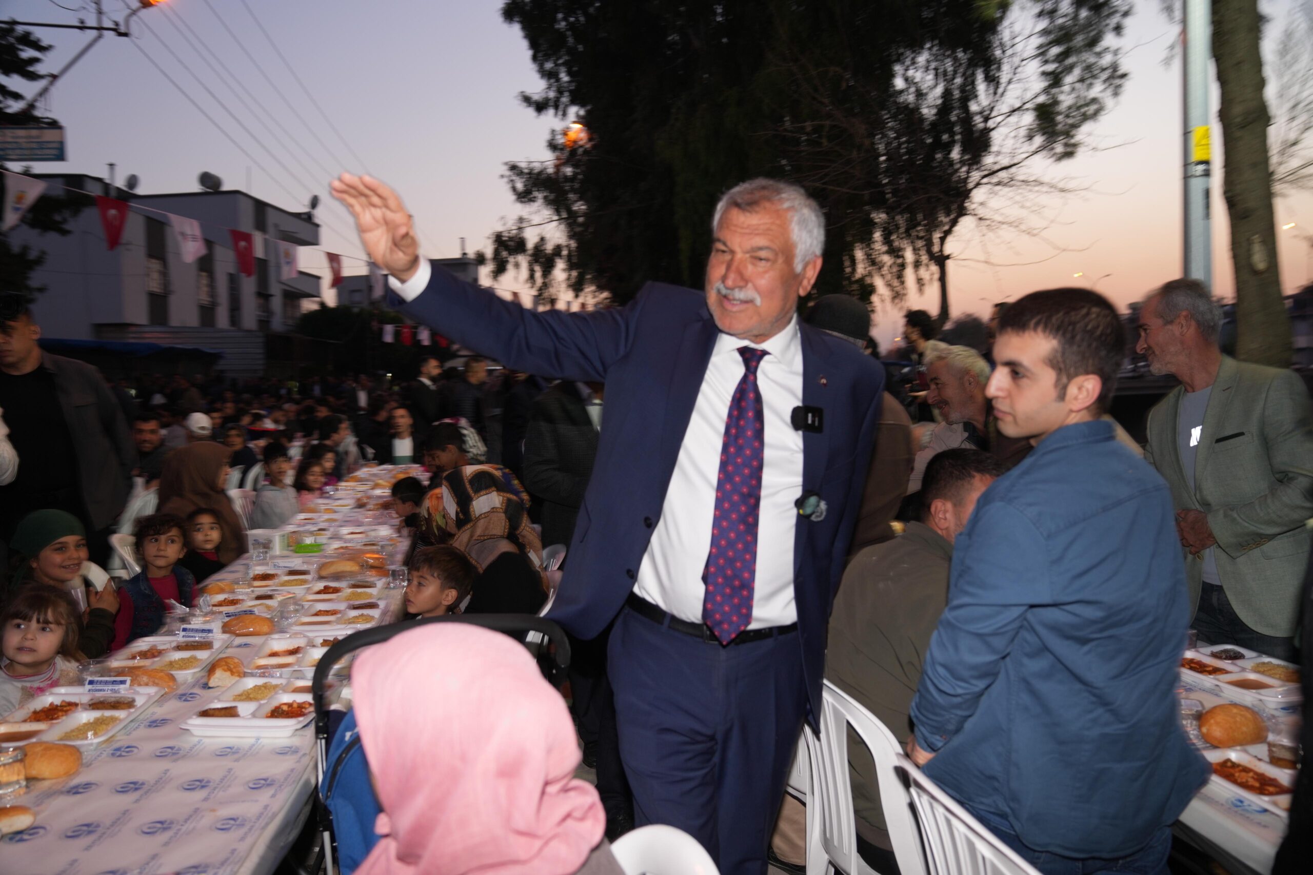 Ayrım yok, oy hesabı yok, hizmet var…