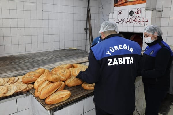 YÜREĞİR BELEDİYESİ ZABITA EKİPLERİNDEN FIRINLARA SIKI DENETİM